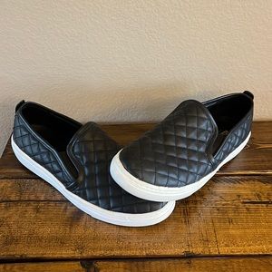 Women’s Skechers Shoes